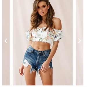 Halterneck ruffle sleeve crop top. Warm PINK. Selfie leslie